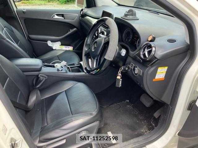 Mercedes Benz B-CLASS 2013-10 8413490-10