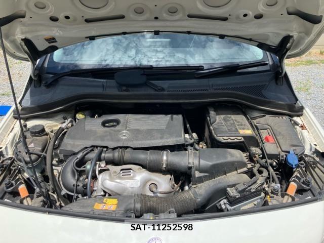 Mercedes Benz B-CLASS 2013-10 8413490-20