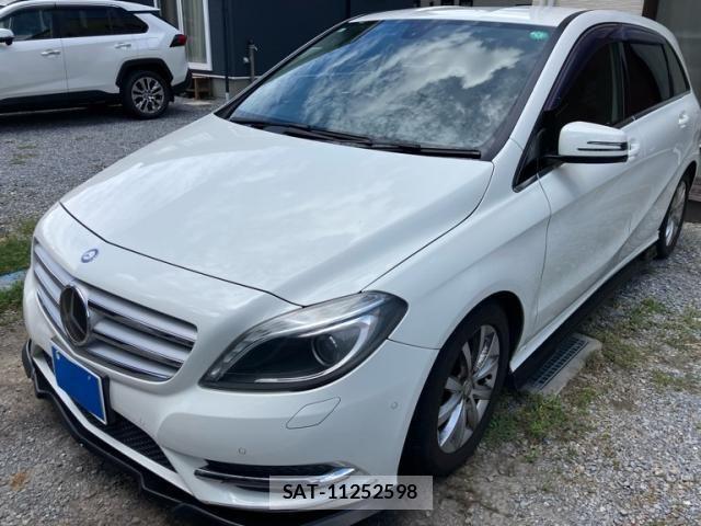 Mercedes Benz B-CLASS 2013-10 8413490-2