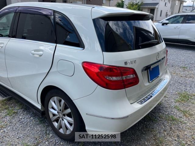 Mercedes Benz B-CLASS 2013-10 8413490-3