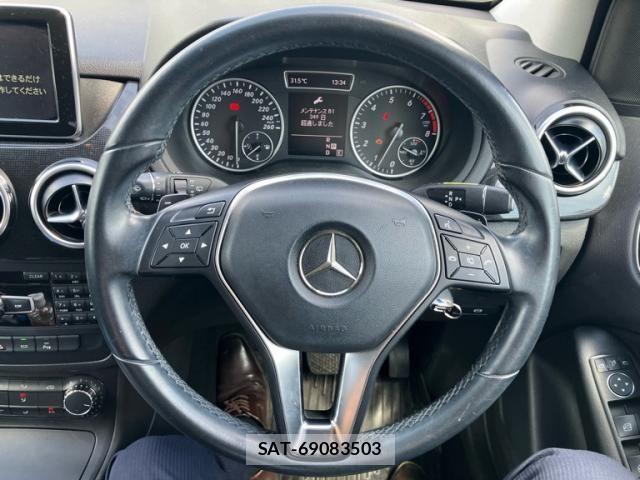 Mercedes Benz B-CLASS 2013-10 8525684-18