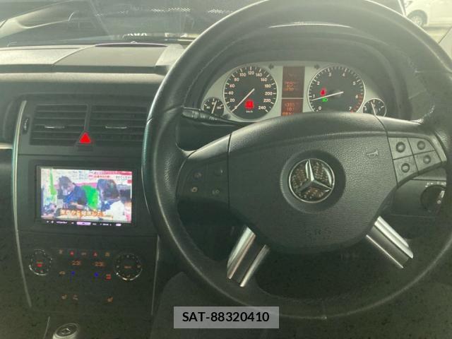 Mercedes Benz B-CLASS 2010-06 8562603-15