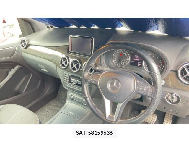 Mercedes Benz B-CLASS 2012-06 8627628-24