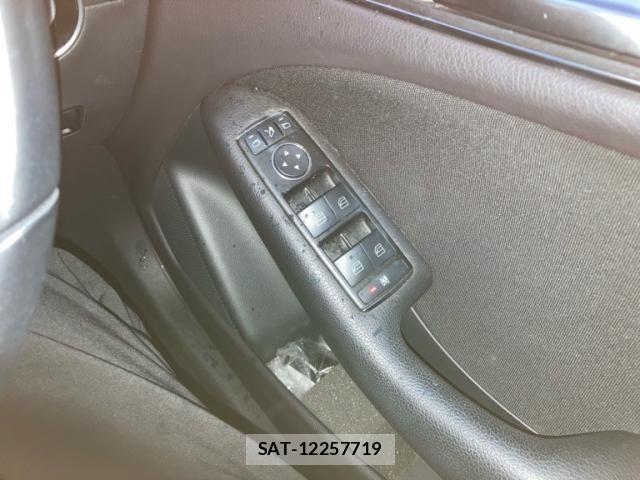 Mercedes Benz B-CLASS 2013-07 8743770-12