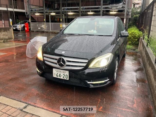 Mercedes Benz B-CLASS 2013-07 8743770-1