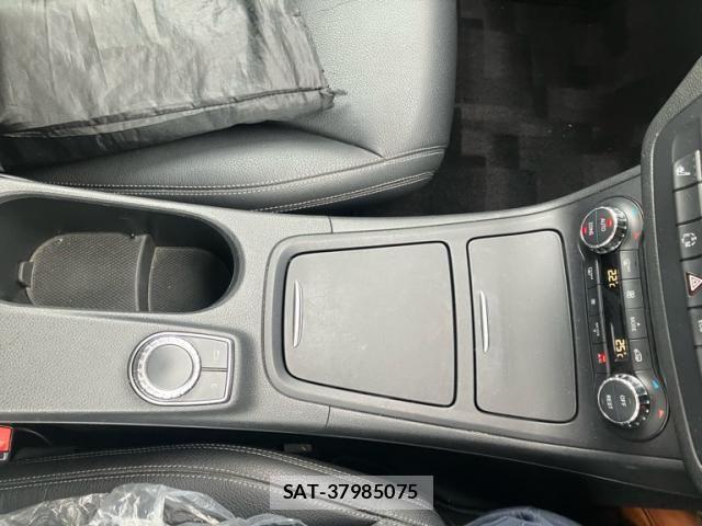 Mercedes Benz B-CLASS 2013-03 8796599-19