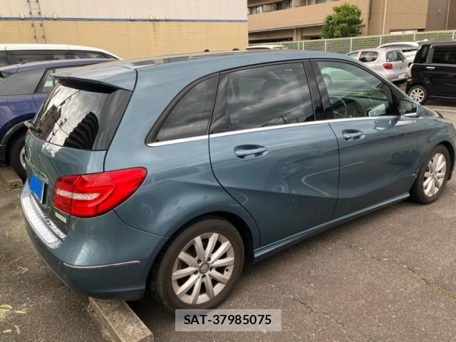 Mercedes Benz B-CLASS 2013-03 8796599-3
