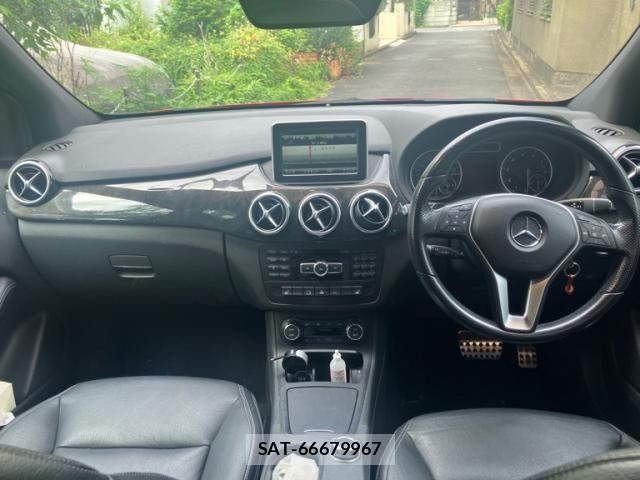 Mercedes Benz B-CLASS 2012-09 8830209-13