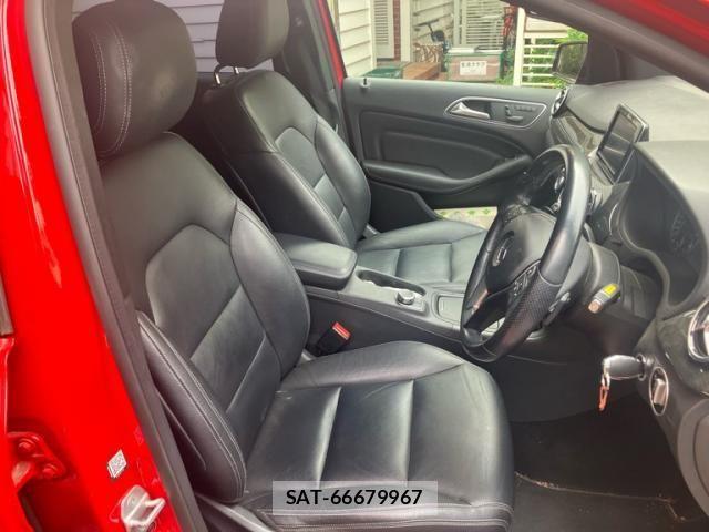 Mercedes Benz B-CLASS 2012-09 8830209-14