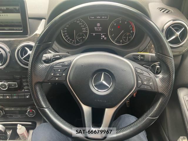 Mercedes Benz B-CLASS 2012-09 8830209-18