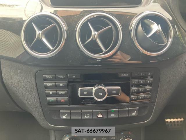 Mercedes Benz B-CLASS 2012-09 8830209-21