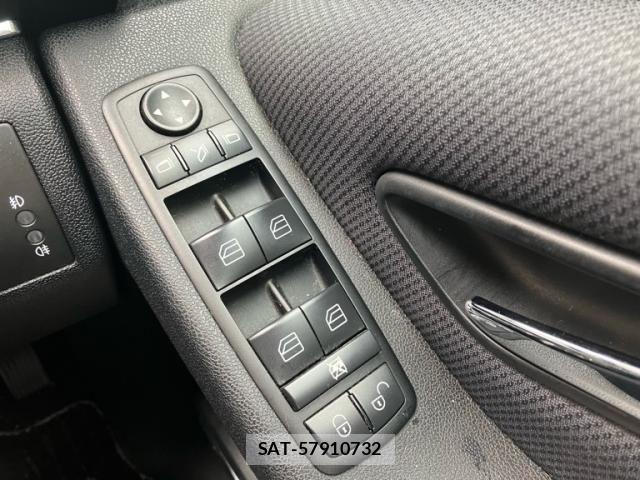 Mercedes Benz B-CLASS 2010-06 8880693-13