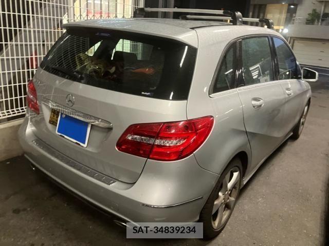 Mercedes Benz B-CLASS 2012-12 8880692-3