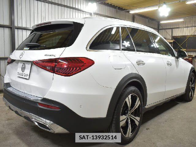 Mercedes Benz C-CLASS 2022-02 7725457-2