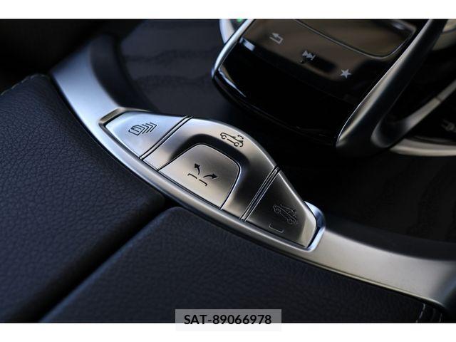 Mercedes Benz C-CLASS 2018-02 8208618-20