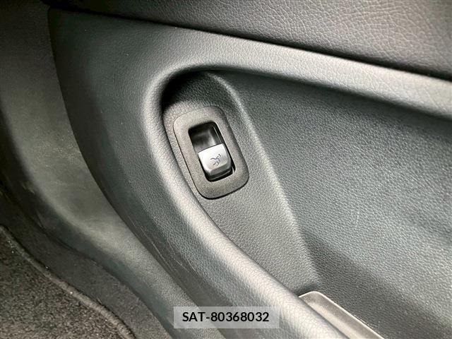 Mercedes Benz C-CLASS 2016-12 1296112-13