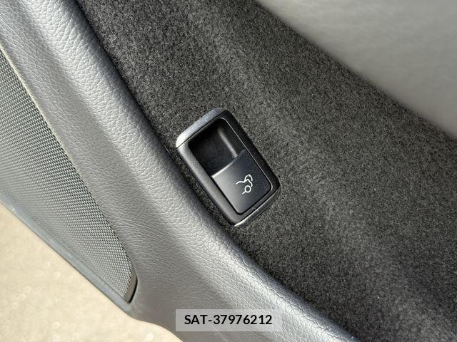 Mercedes Benz C-CLASS 2012-02 6672437-17