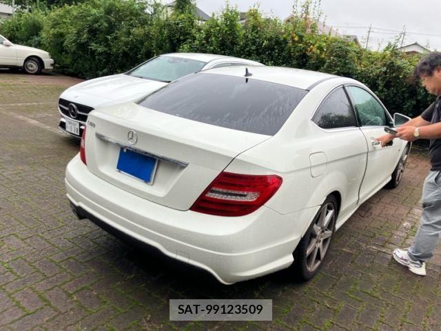 Mercedes Benz C-CLASS 2012-02 8880694-2