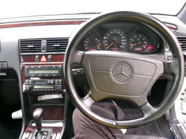 Mercedes Benz C-CLASS 1997-03 1546716-18