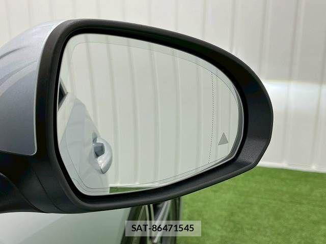 Mercedes Benz C-CLASS 2022-07 3066567-6
