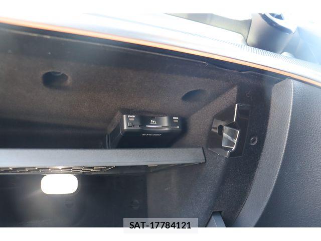 Mercedes Benz C-CLASS 2022-01 6012664-10