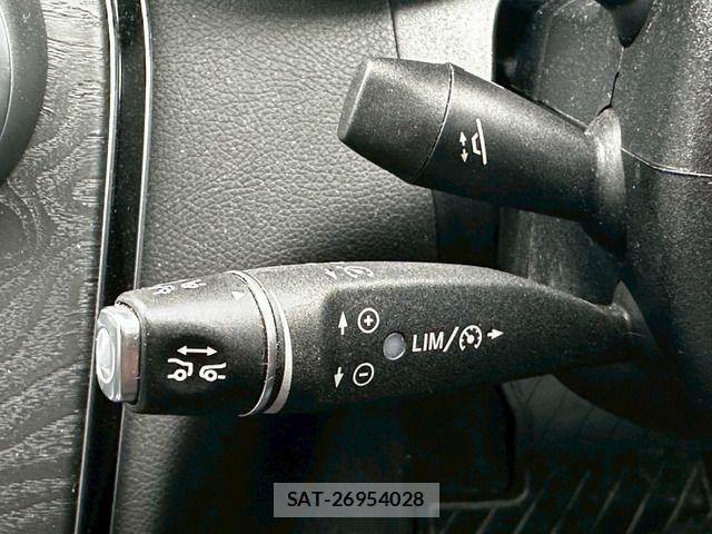 Mercedes Benz C-CLASS 2018-04 7020861-7