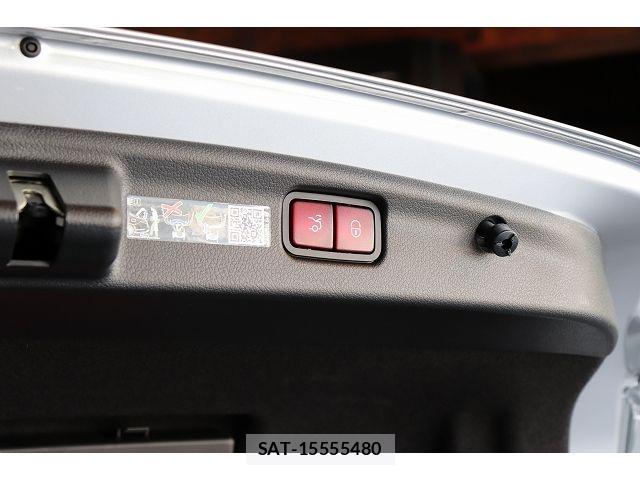 Mercedes Benz C-CLASS 2025-07 7221528-23