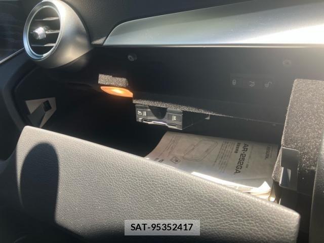 Mercedes Benz C-CLASS 2015-06 7221516-22