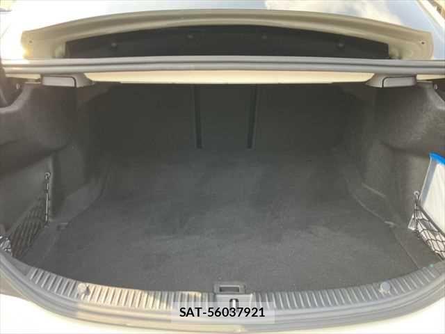 Mercedes Benz C-CLASS 2018-11 7328258-8