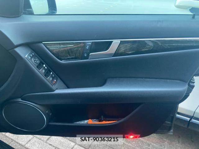 Mercedes Benz C-CLASS 2011-07 7501437-17
