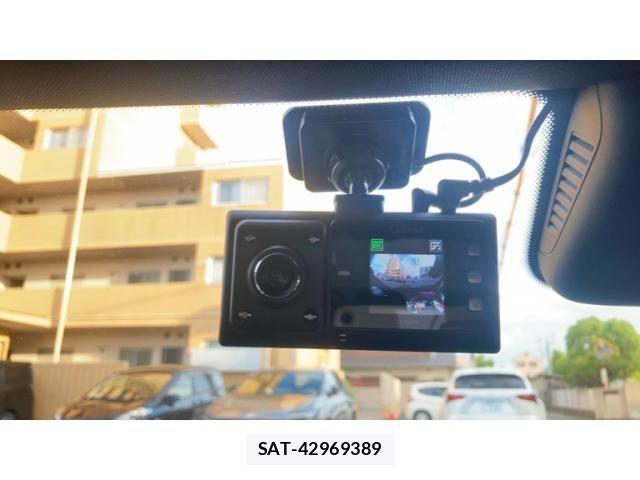 Mercedes Benz C-CLASS 2018-11 7562407-22