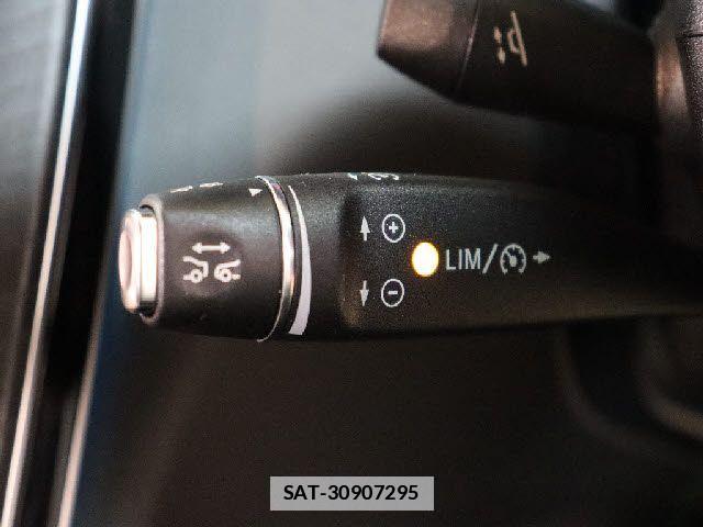 Mercedes Benz C-CLASS 2015-06 7725480-16