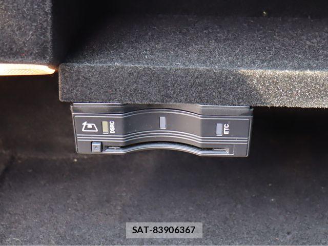 Mercedes Benz C-CLASS 2015-01 8208620-11