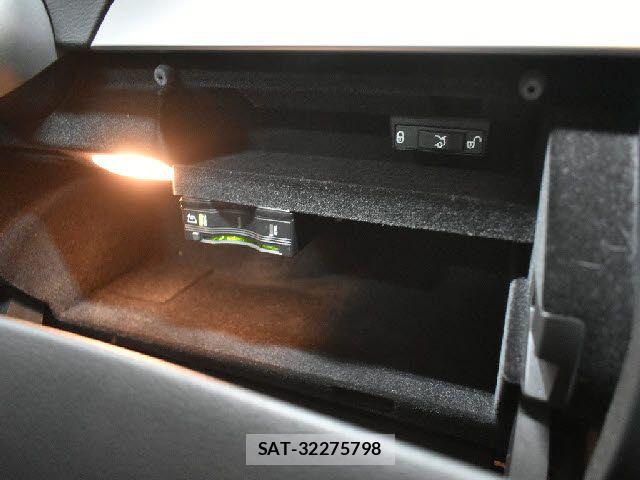 Mercedes Benz C-CLASS 2017-09 8208619-13
