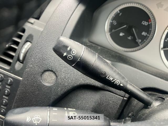 Mercedes Benz C-CLASS 2009-04 8315360-23