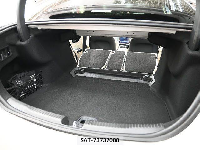 Mercedes Benz C-CLASS 2023-04 8354912-9