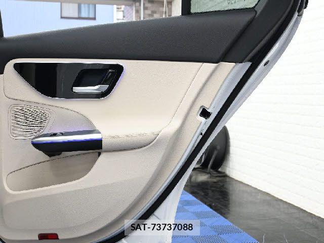 Mercedes Benz C-CLASS 2023-04 8354912-24