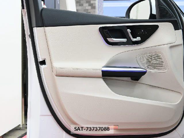Mercedes Benz C-CLASS 2023-04 8354912-25