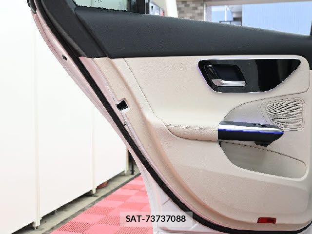 Mercedes Benz C-CLASS 2023-04 8354912-26