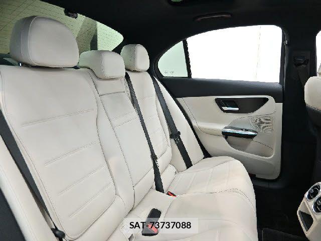 Mercedes Benz C-CLASS 2023-04 8354912-28
