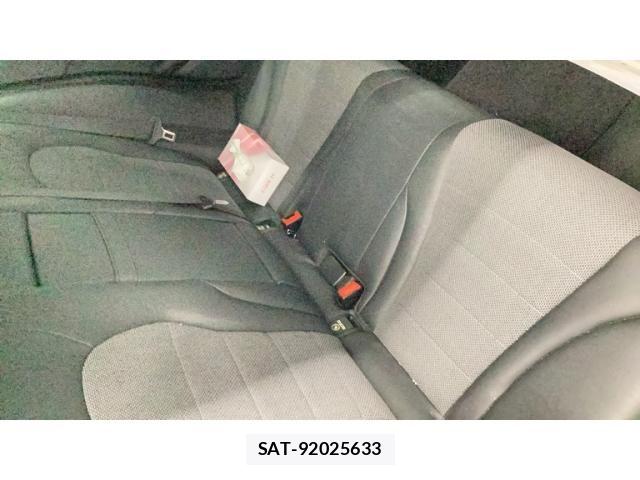 Mercedes Benz C-CLASS 2015-04 8413510-15