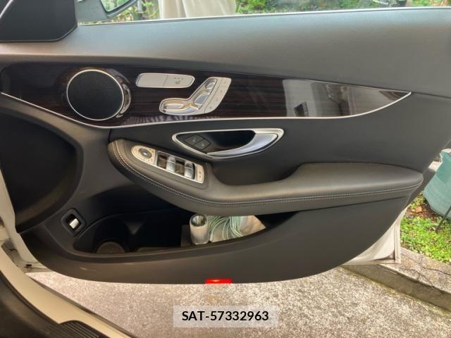Mercedes Benz C-CLASS 2018-02 8438401-24