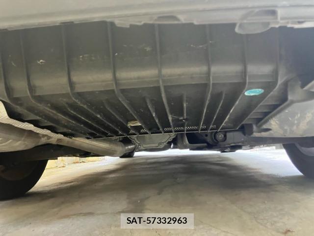 Mercedes Benz C-CLASS 2018-02 8438401-6
