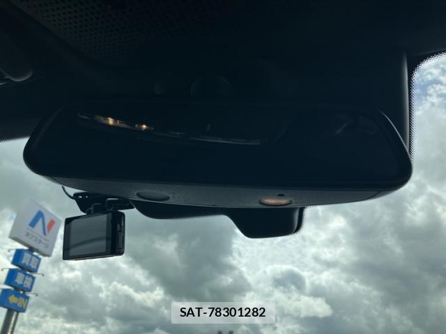 Mercedes Benz C-CLASS 2018-04 8627637-28