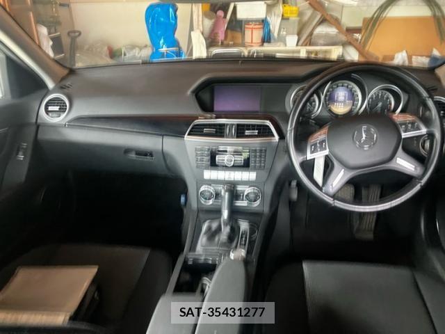 Mercedes Benz C-CLASS 2012-07 8627638-12