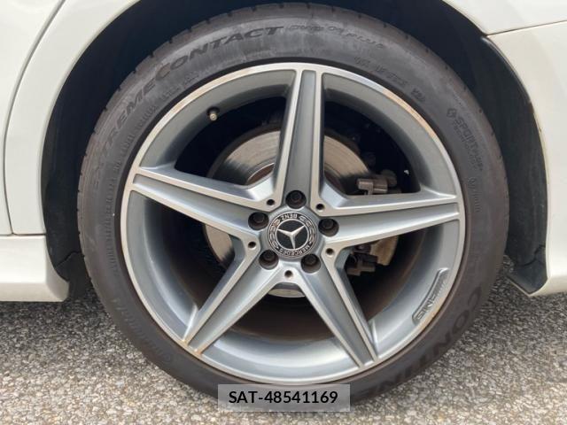 Mercedes Benz C-CLASS 2018-08 8666477-6