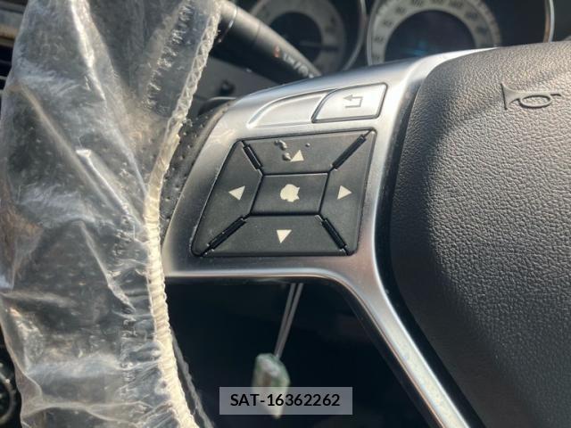 Mercedes Benz C-CLASS 2011-07 8685923-17