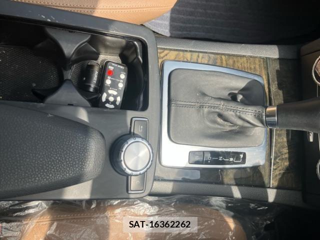 Mercedes Benz C-CLASS 2011-07 8685923-19