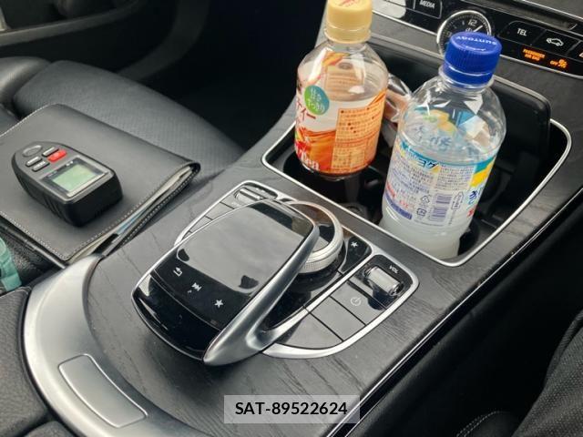 Mercedes Benz C-CLASS 2018-05 8743800-21