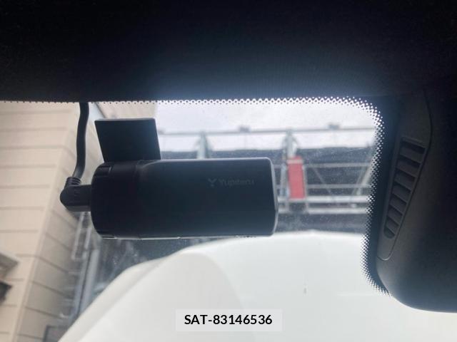 Mercedes Benz C-CLASS 2018-03 8830219-22